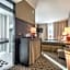 Proximity Hotel