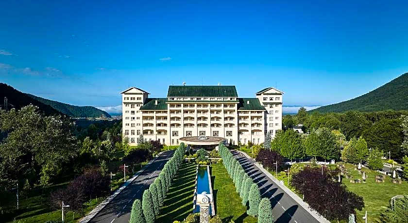 Qafqaz Riverside Hotel