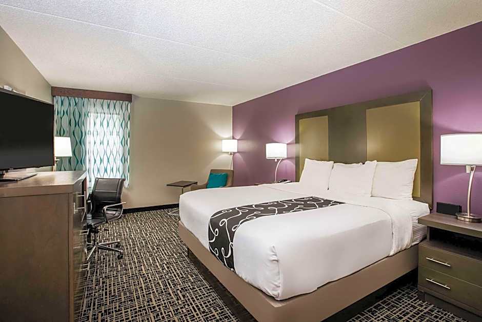 La Quinta Inn & Suites by Wyndham Davenport