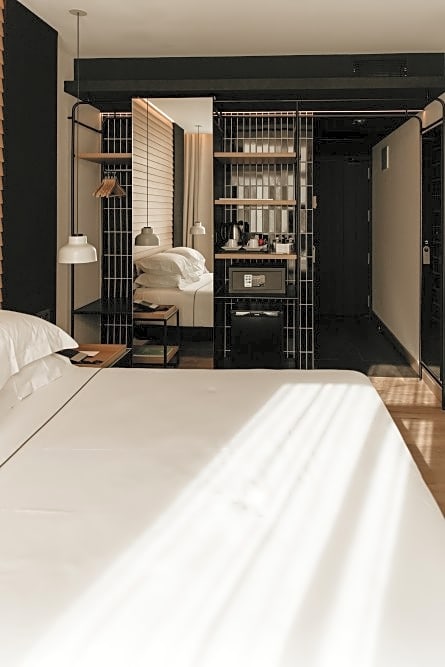 Hotel Advance