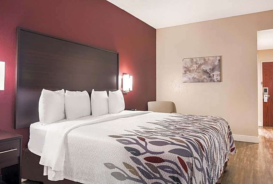 Red Roof Inn Tupelo