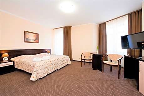 Superior Family Room