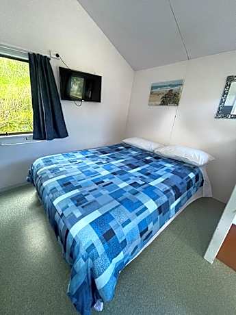 Cottage with Shared Bathroom