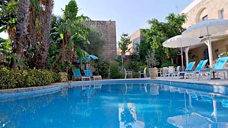 Village Knights Accommodation