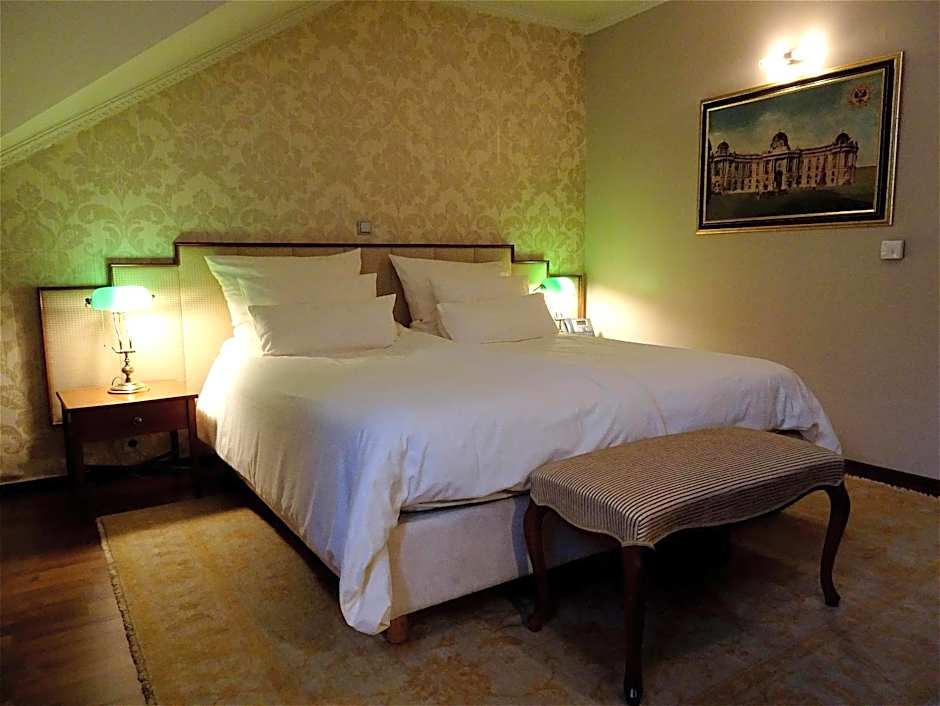 Hotel Mitra, Story Hotels