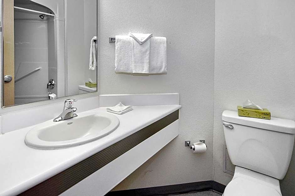 Motel 6 Peterborough