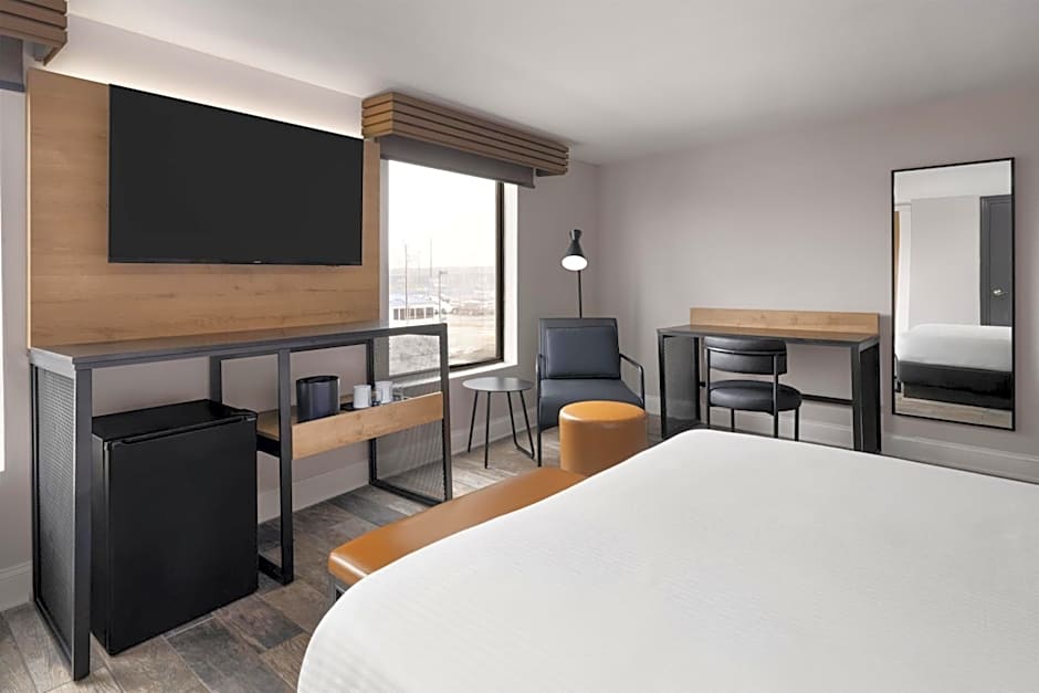 Aiden by Best Western Newark Airport