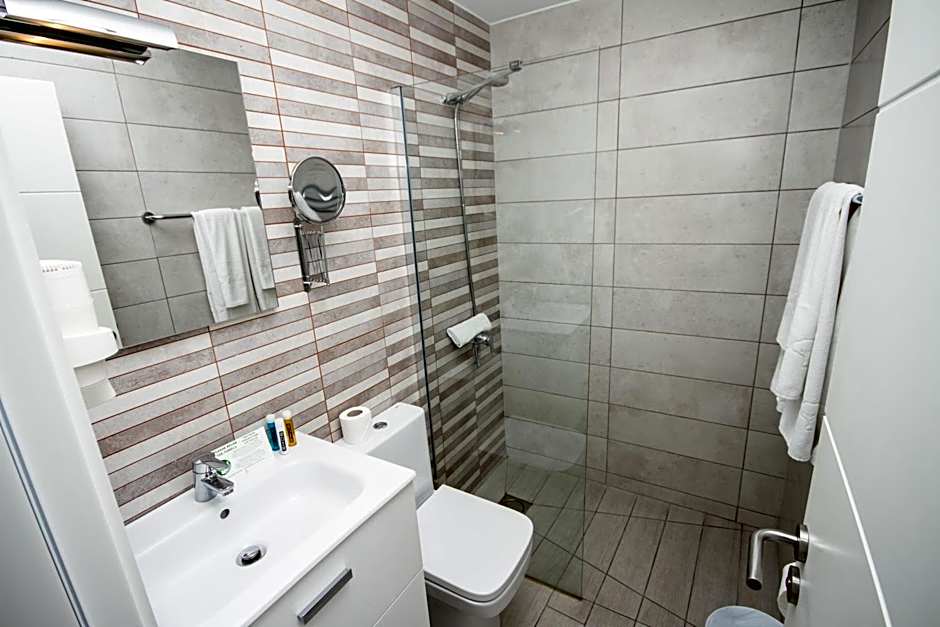 IG Nachosol Atlantic & Yaizasol by Servatur - Adults Only