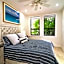 Palm Beach Paradise Walk to Beach Pool WiFi 86" TV WiFi