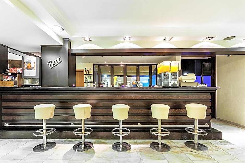 Elinotel Polis Hotel