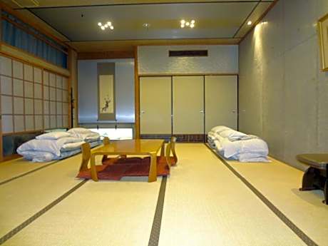 Japanese-Style Family Room - Smoking