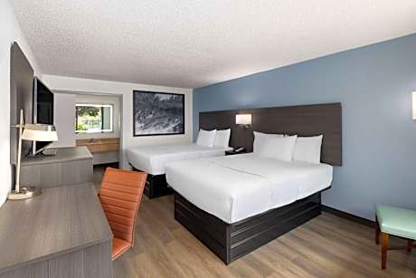 Queen Room with Two Queen Beds - Non-Smoking