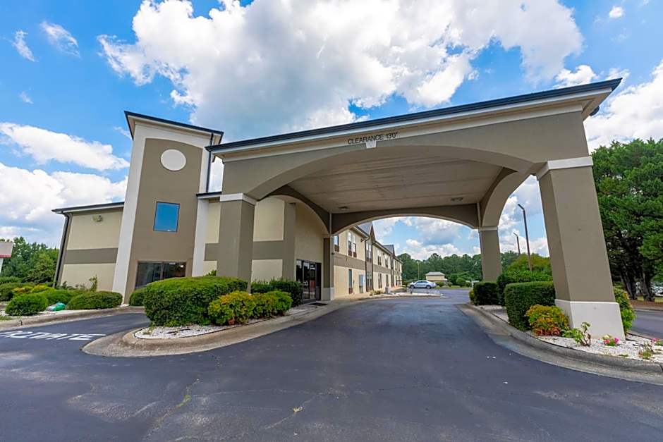 Baymont by Wyndham Creedmoor