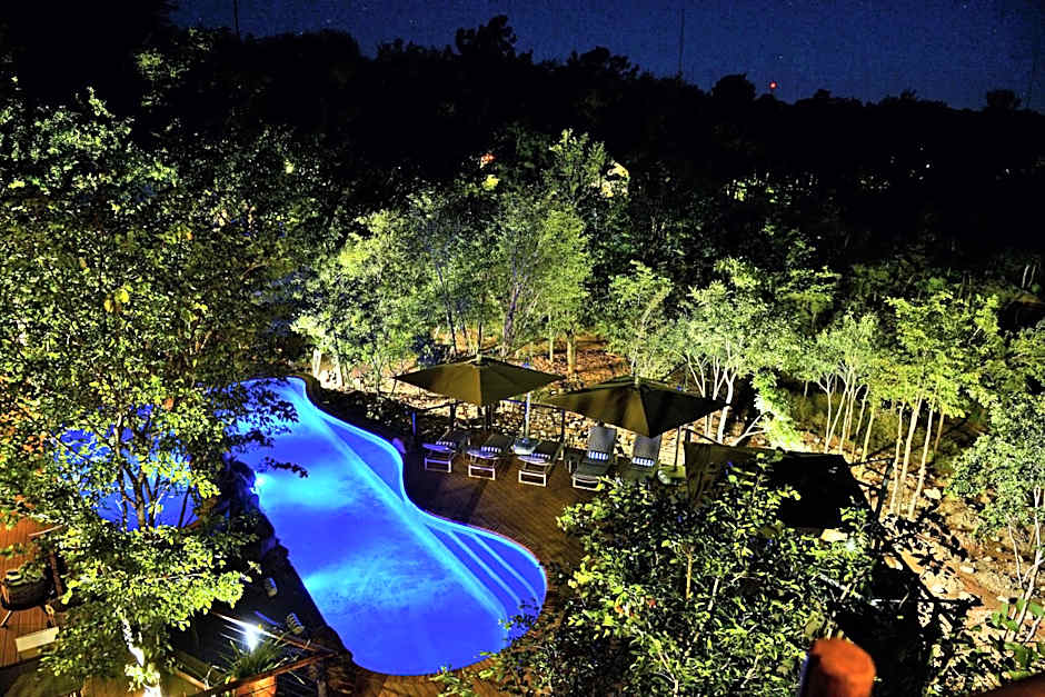 Victoria Falls Safari Club