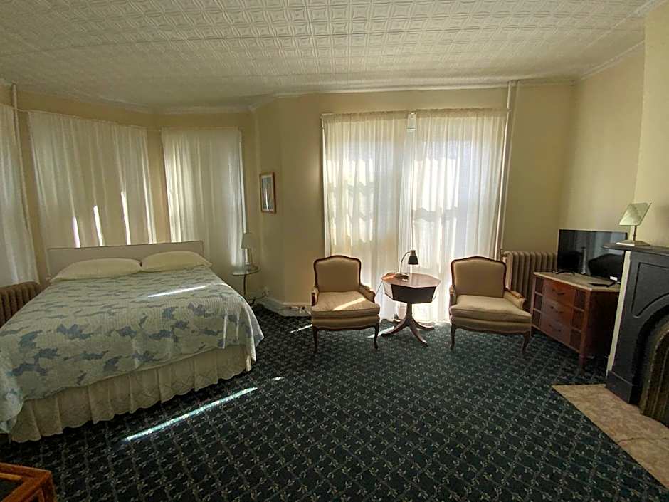 Fort Pl B&B and Gallery