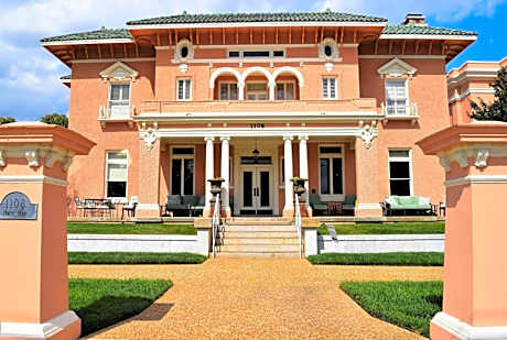 JH Adams Inn, Trademark Collection by Wyndham