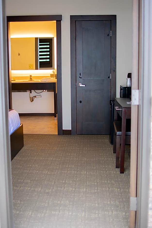 Baorders Inn and Suites by Cobblestone Hotels-Syracuse