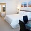 Diane Oceanfront Suites