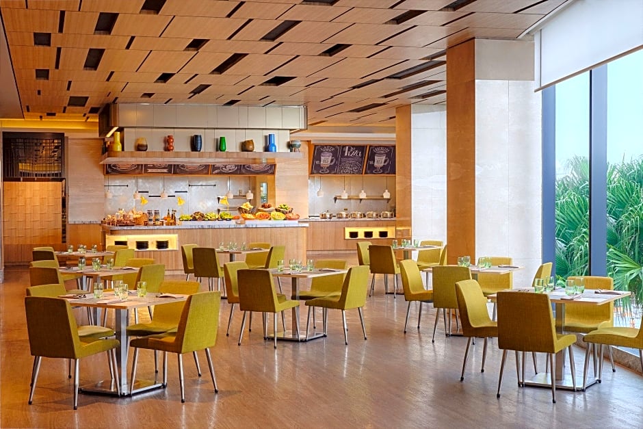 Four Points by Sheraton Surabaya, Tunjungan Plaza