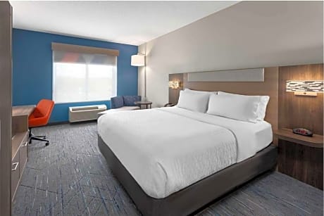 Standard King Room with Roll-in Shower - Mobility Accessible