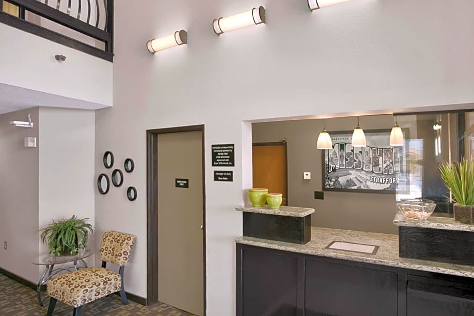 Super 8 by Wyndham Stafford/Springfield Area