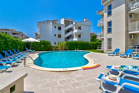 Llevant Apartamentos