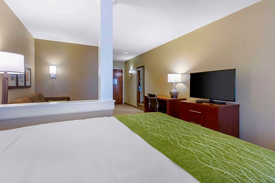 Comfort Inn & Suites at CrossPlex Village