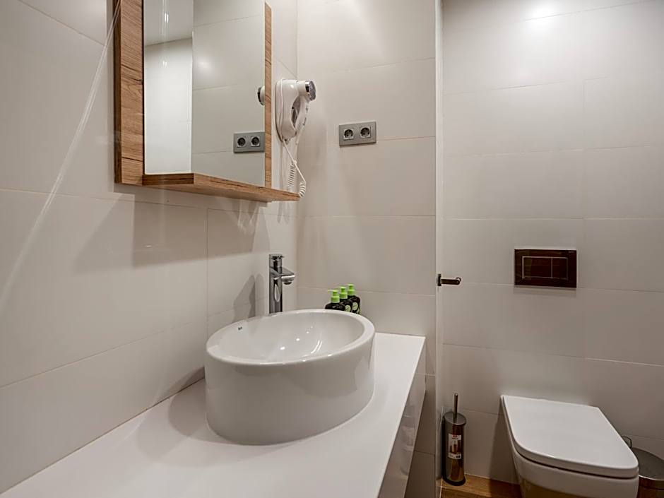 Limehome Barcelona Carrer de Fontcoberta - Digital Access