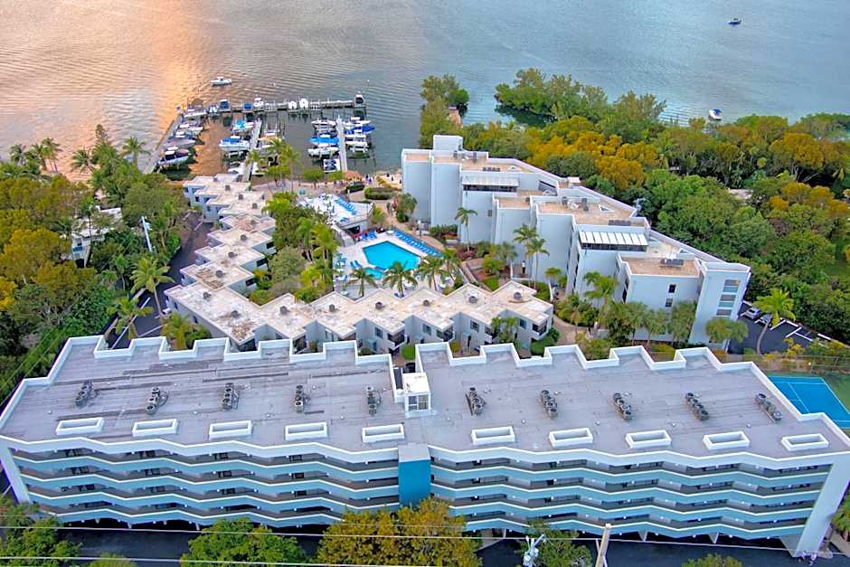 2BR in Key largo w pool and sunset views