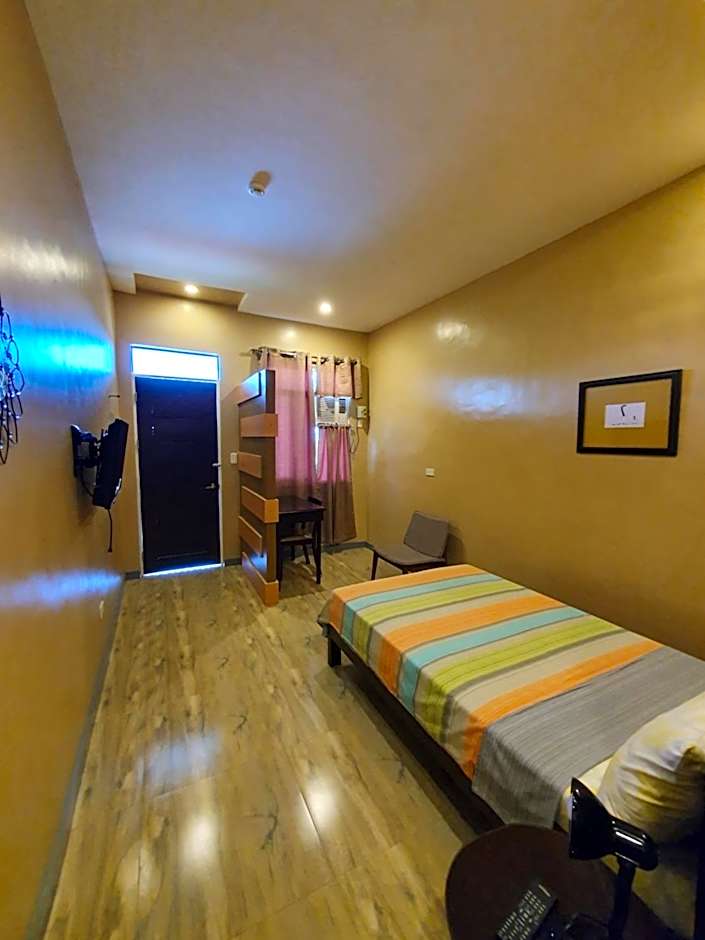 Felicidad Resto and Pension House