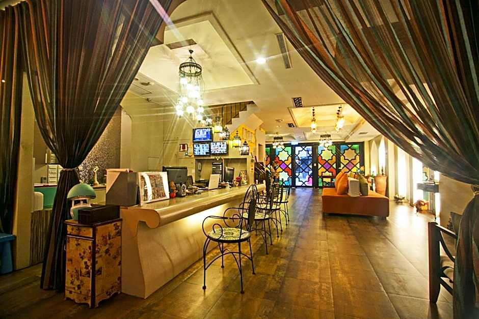 Moroccan Holiday Suite