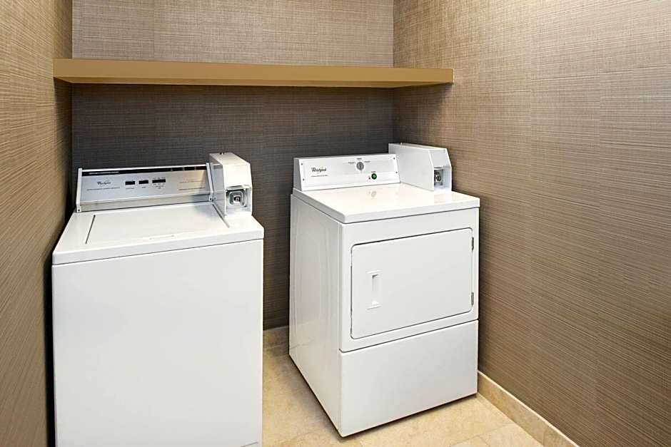 Courtyard by Marriott Beaumont