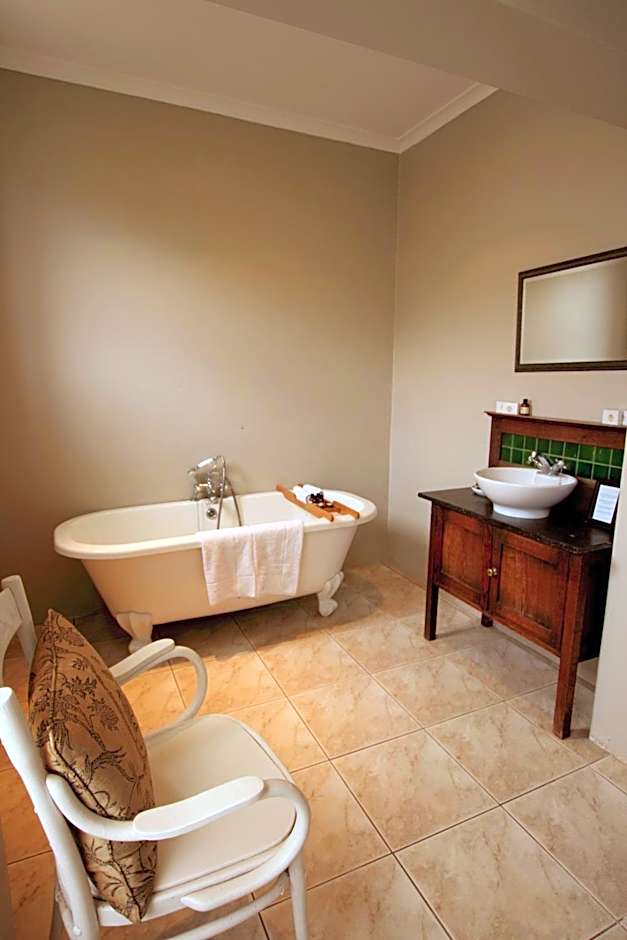 Leeuwenbosch Country House - Amakhala Game Reserve