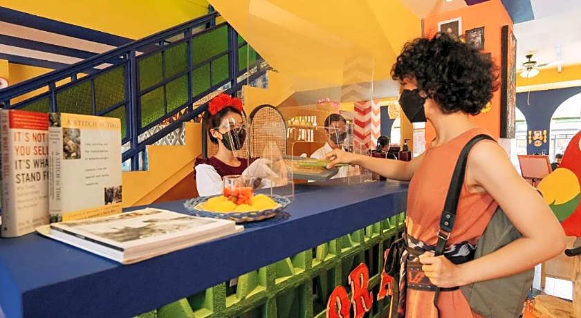 Por Aqui Stay & Dine