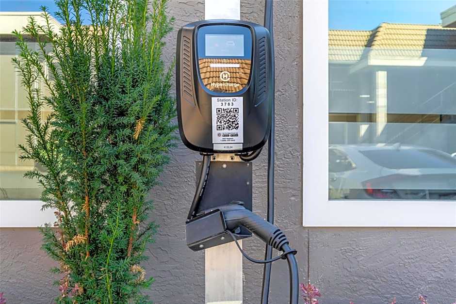 Best Western Plus Burnaby Hotel