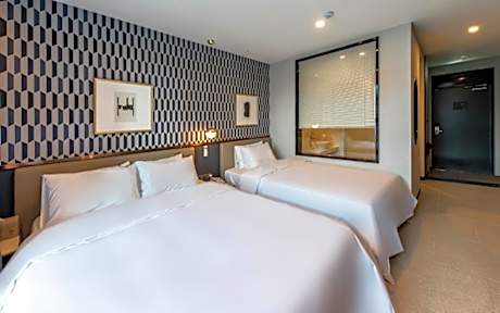 Brown-Dot Hotel Deokcheon