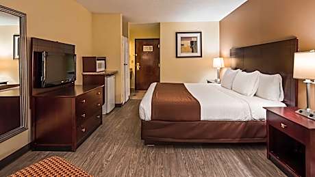 1 King Bed, Non-Smoking, High Speed Internet Access, Microwave, Refrigerator, Full Breakfast