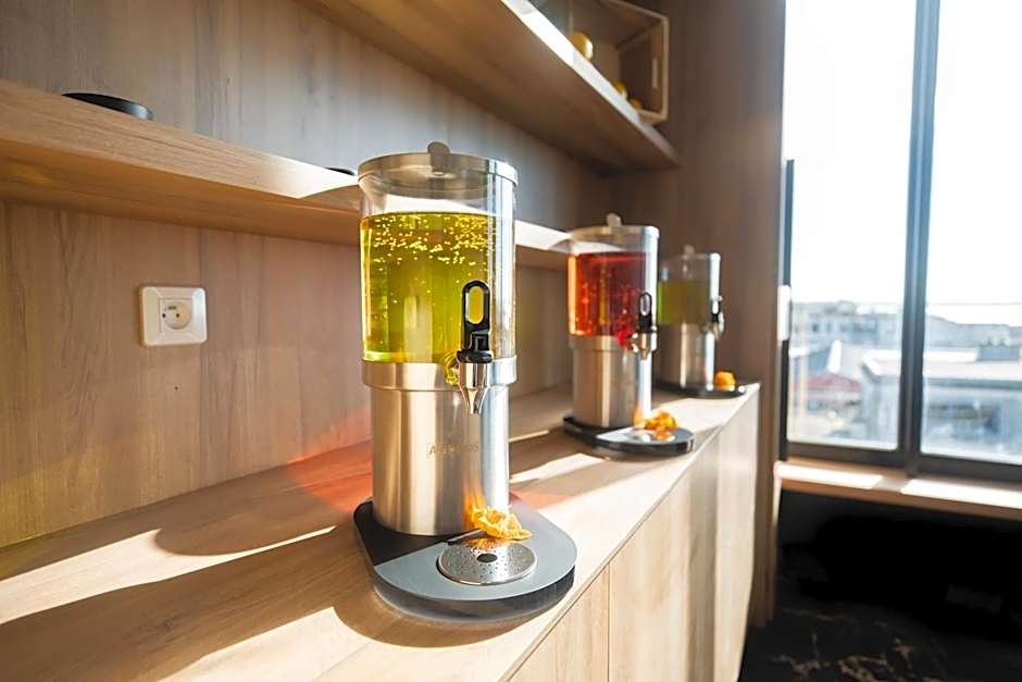 Le Barracuda & Spa, Centre Port, pieds dans l'eau, vue mer