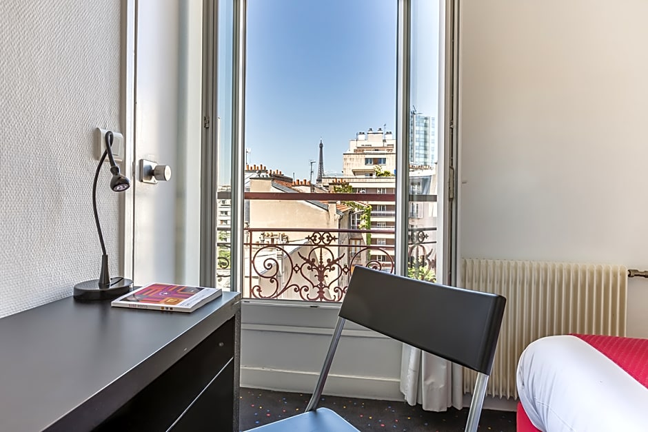 The Originals City, Hotel Lecourbe, Paris Tour Eiffel (Inter-Hotel)