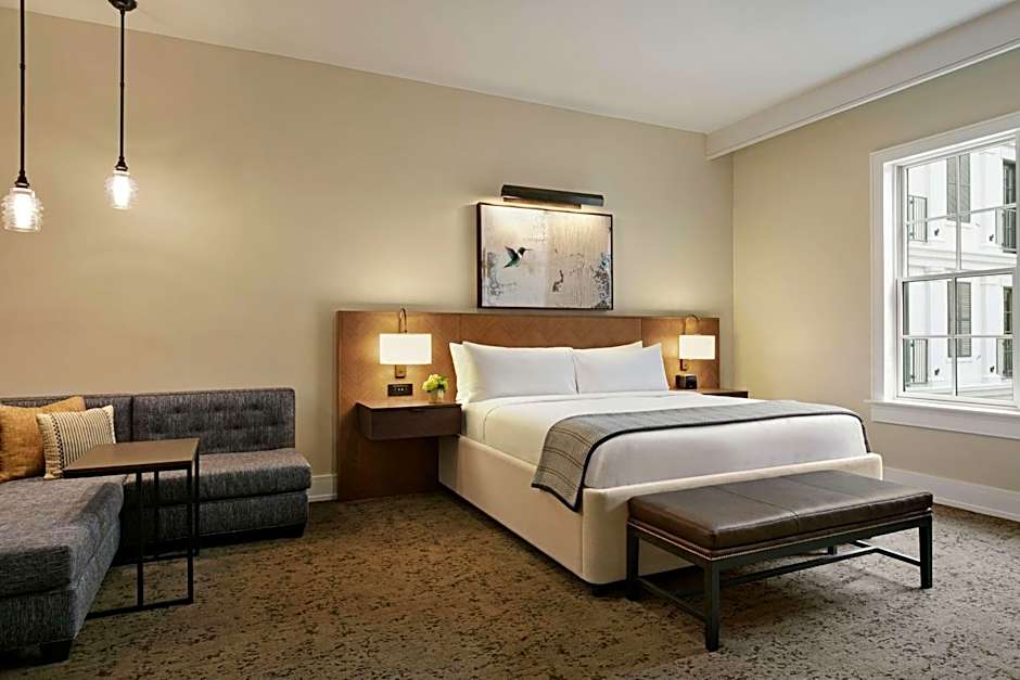 The Harpeth Downtown Franklin, Curio Collection by Hilton