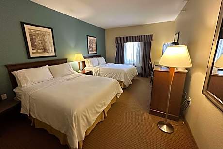 2 Queen Beds Mobility Accessible Room Roll-In Shower Non-Smoking