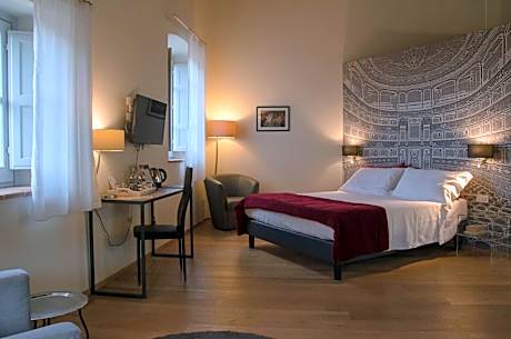 Family Room with One King Bed and Two Single Beds