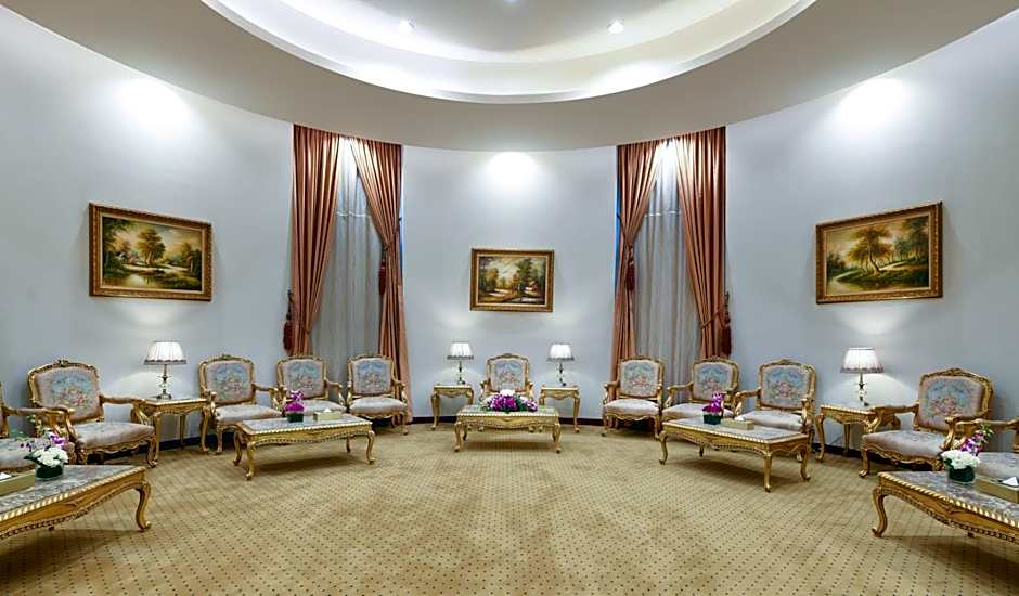 TOLIP Golden Plaza Hotel