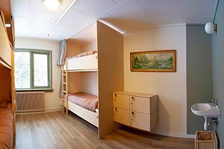 Bed in 4-Bed Mixed Dormitory Room