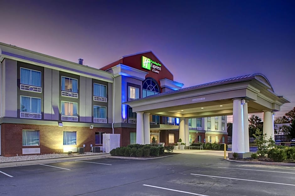 Holiday Inn Express Hotel & Suites Emporia