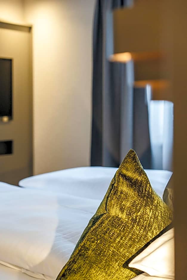 ARPURIA l 4 Star Superior l Adults Only