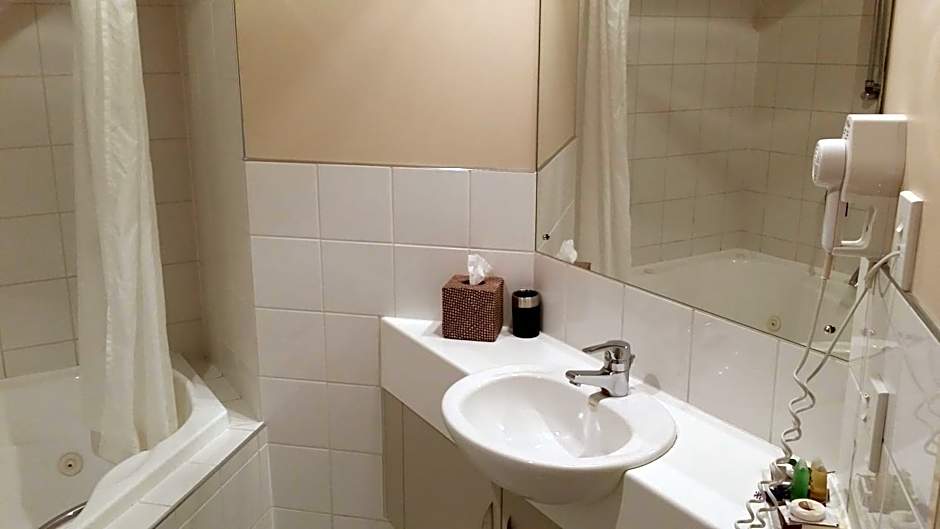 Cedar Grove Motor Lodge