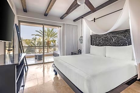 Three bedroom Penthouse with Ocean View