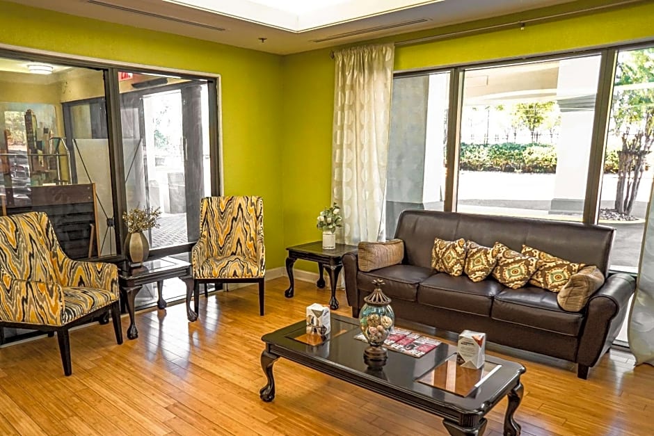 Quality Inn & Suites near Six Flags - Austell