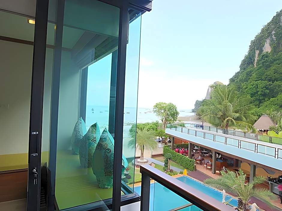 Phi Phi Nice Beach Hotel Hip